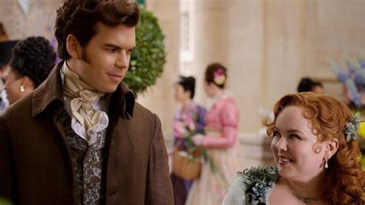 A Romantic Glance Penelope And Colin's Intimate Mirror Scene In The Book