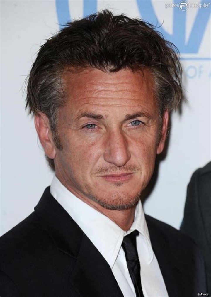 Acteur Sean Penn verlaat Oekra&iuml;ne te voet via Poolse grens Foto hln.be