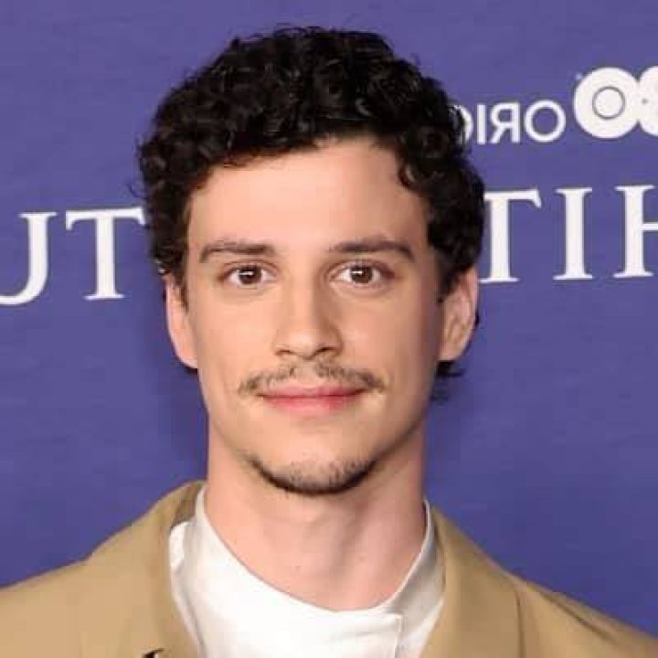Adam DiMarco Height, Weight, Age, Girlfriend, Biography, Family