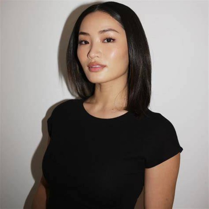 Anna Sawai image