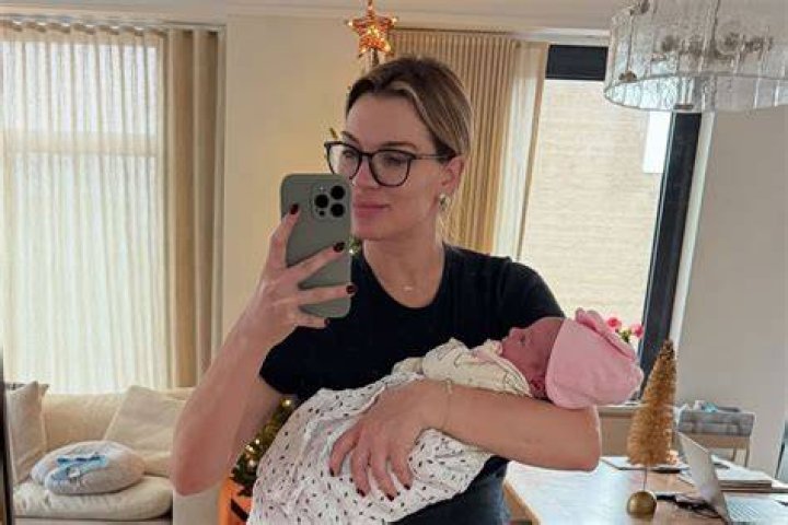 Bluth's Blundering Daughter: Lindsay's Quirky Chaos
