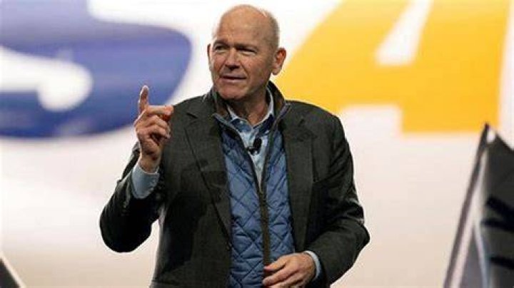 Boeing Owner's Staggering Net Worth: Unveiled
