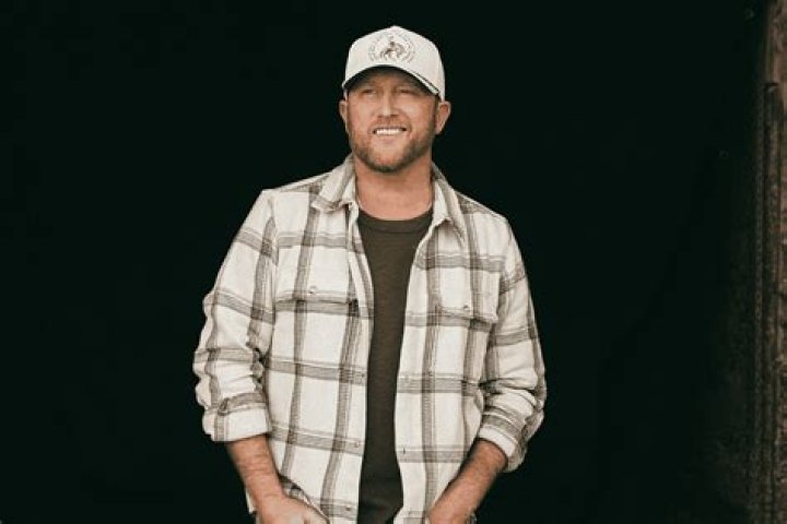 Cole Swindell's Towering Height: An Unbelievable Measurement Revealed