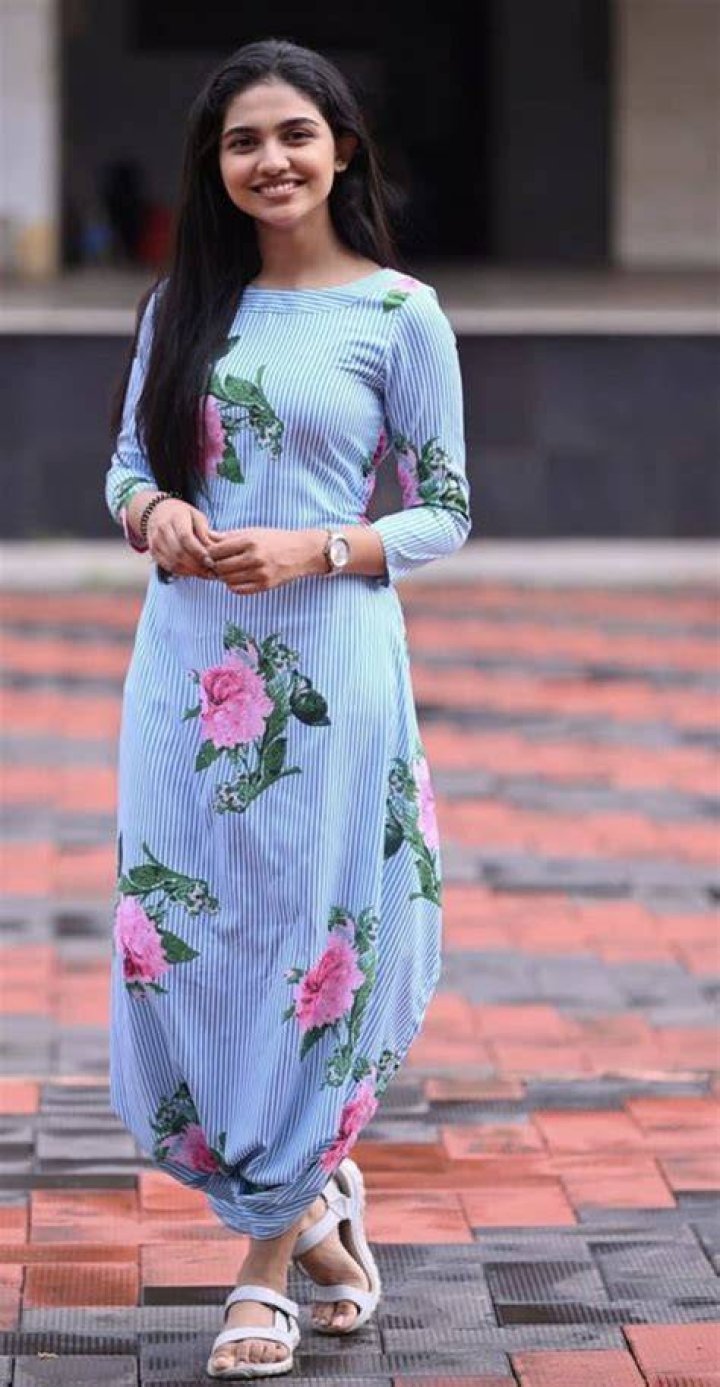 Comprehensive Guide: Mamitha Baiju's Height In Feet