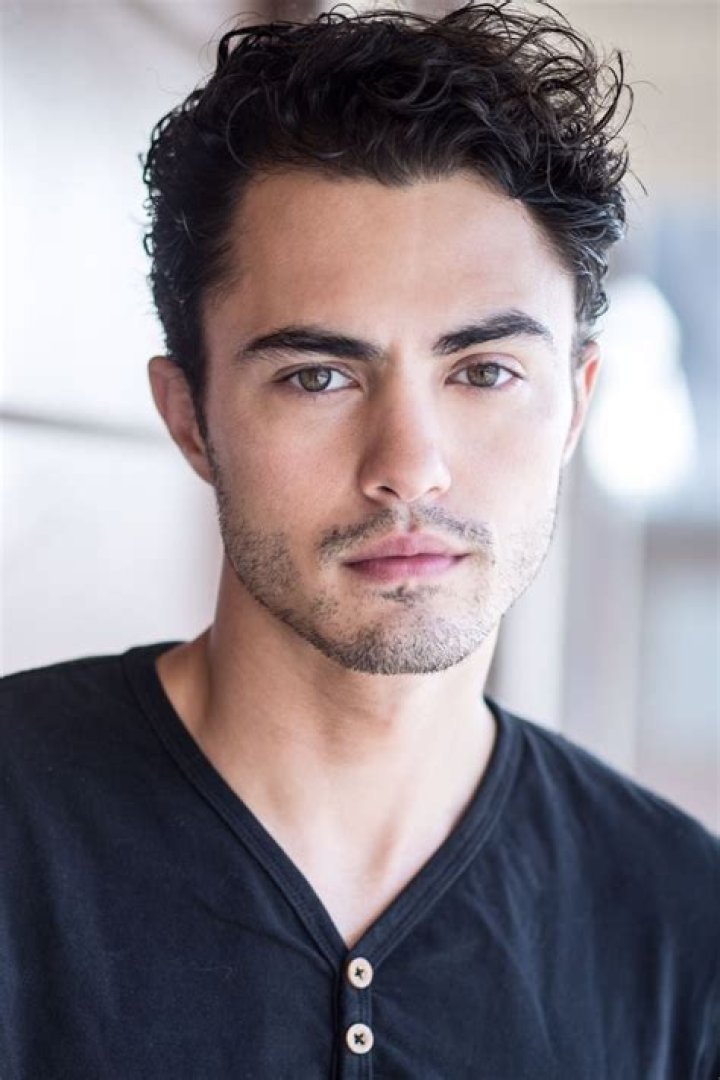 Darren Barnet Movie And TV Show Performances