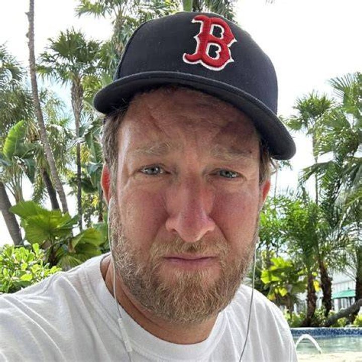 Dave Portnoy's MidFlight Text From Mike Tyson's Crew Was Quite Frightening