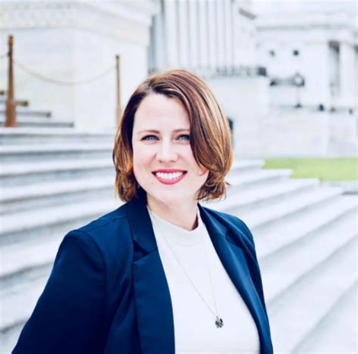Erin Perrine Age, Net worth, Wikipedia, Husband, Family, Biography
