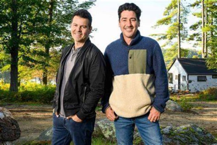 Exploring The Relationship Of Jonathan Knight With His Siblings