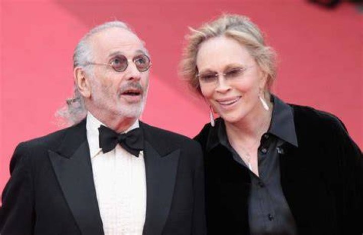 Faye Dunaway’s Husbands 5 Fast Facts You Need to Know