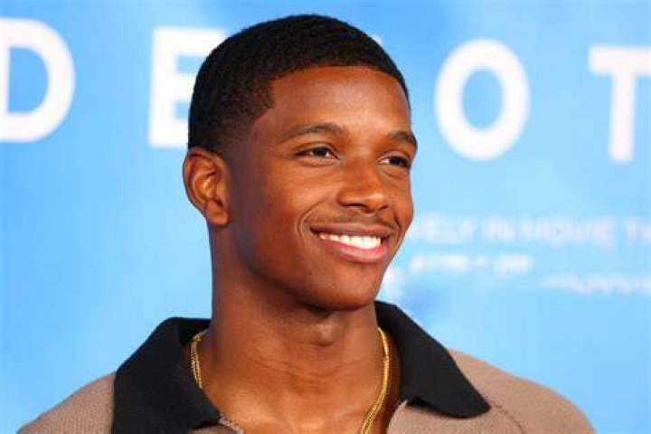 How tall is Bobb? Celebrity Wiki, Informations & Facts