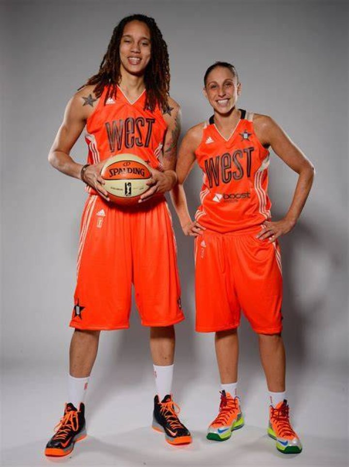 How Tall Is Brittney Griner? (Explained)