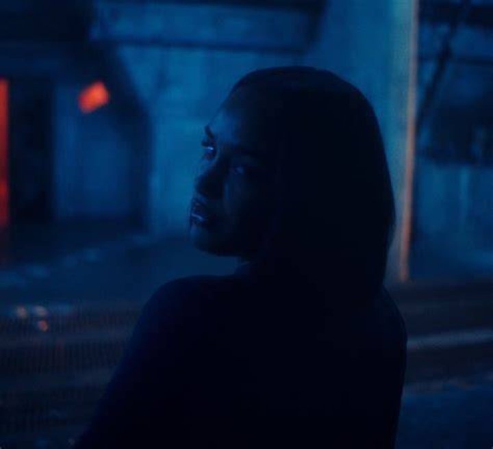 Jorja Smith&rsquo;s &lsquo;Falling or Flying&rsquo; explores relationships and