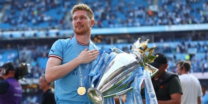 Kevin De Bruyne takes Premier League player of the season award