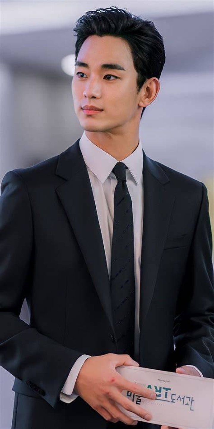 Kim Soo Hyun's Injury: A Detailed Look