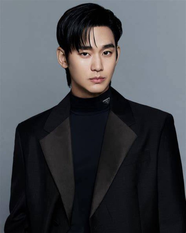 Kim Soo Hyun's Celebrity Father Reveals The Personal Reason Behind His