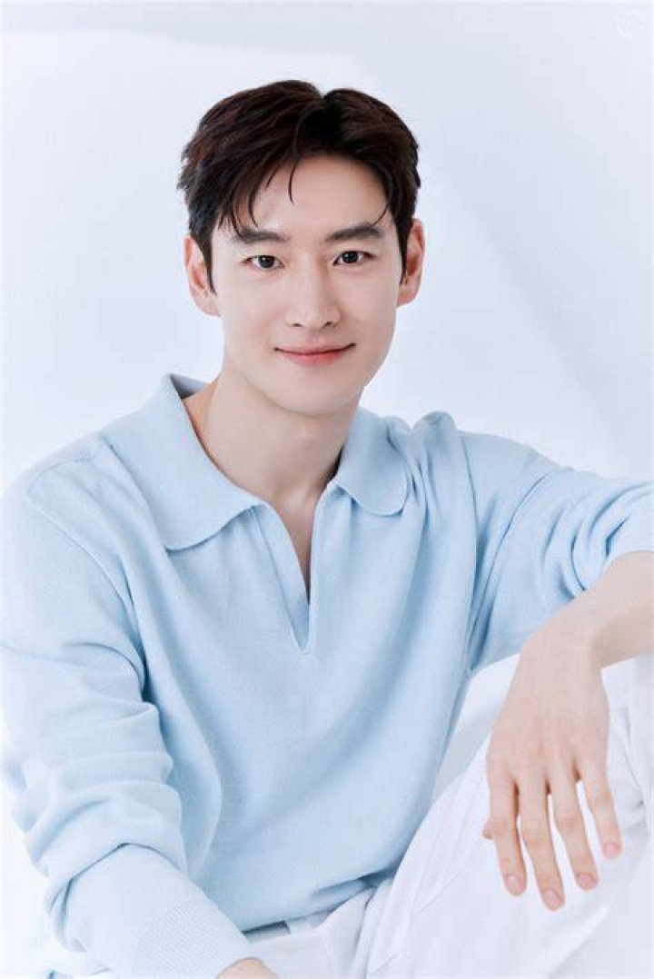 Lee Je-Hoon's Marital Status: Inside The Actor's Personal Life