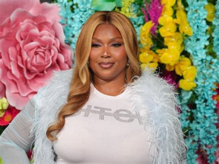 Lizzo Tells Fans to ‘Give Me 6 Feet’ As the Delta Variant Surges—Watch
