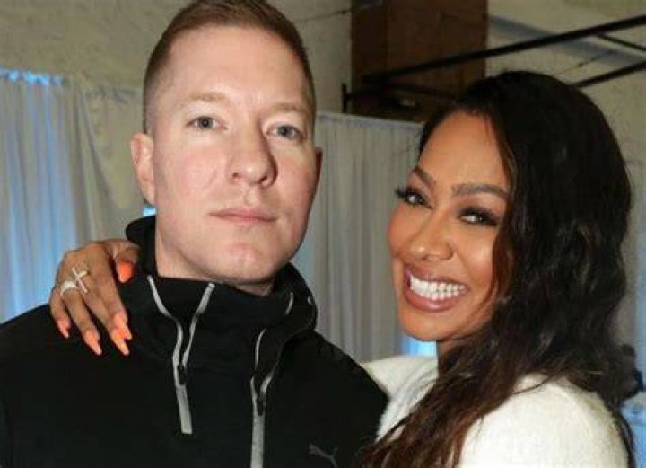 Love Life Of Joseph Sikora: Exploring Marriage And Relationships