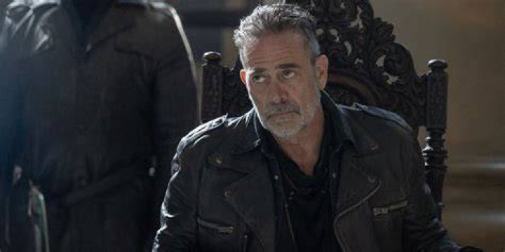 &lsquo;Walking Dead&rsquo; actor Jeffrey Dean wife, Hilarie Burton, tells