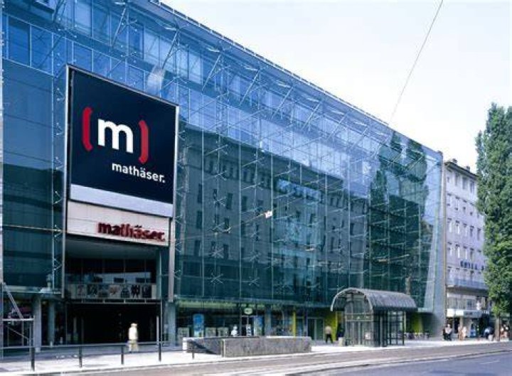 MATH&Auml;SER FILMPALAST M&uuml;nchen Leinwandwerbung MATH&Auml;SER FILMPALAST 1