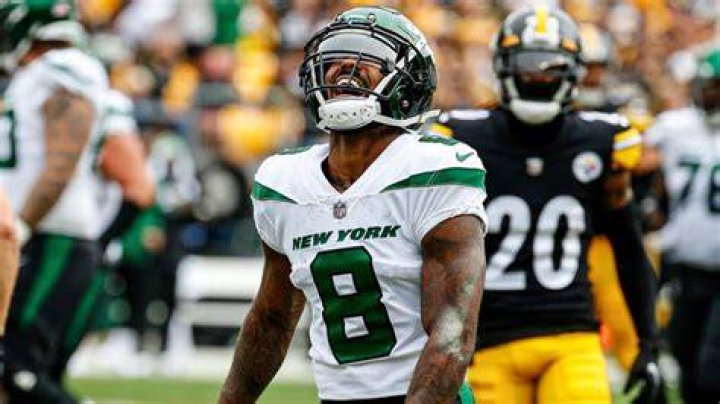 NY Jets WR Elijah Moore a rare feat in his rookie year