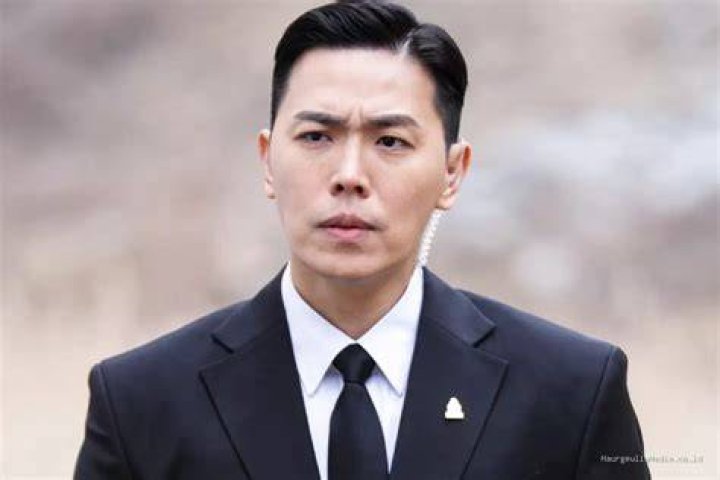 Profil dan Biodata Lee Dong Wook si Grim Reaper Aneka Profil & Informasi
