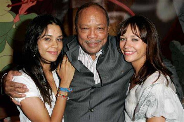 Rashida Jones Her Siblings Quincy Jones Was a Different Dad to Each