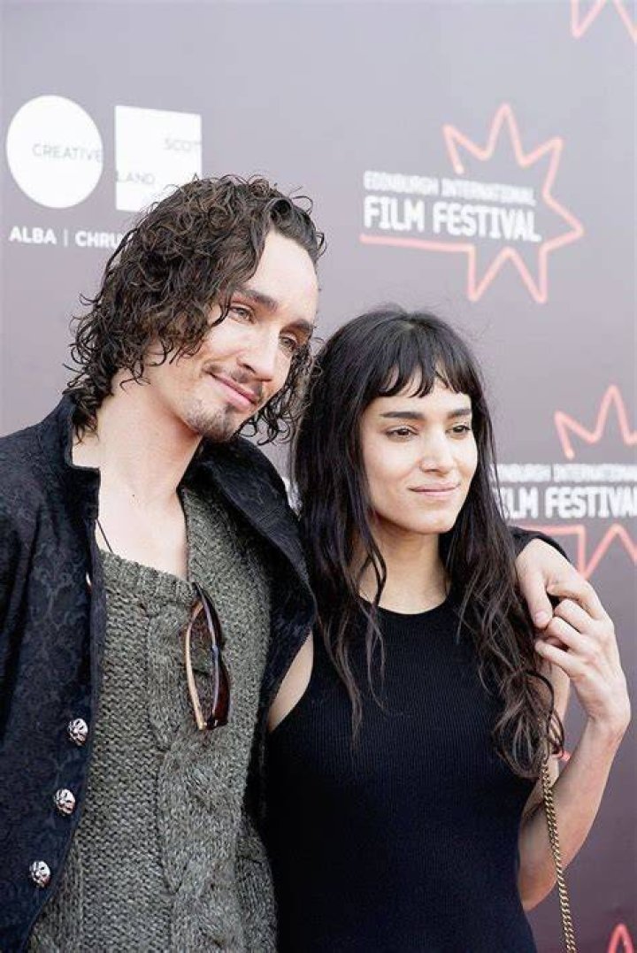 Robert Sheehan's 2023 Partner Revealed