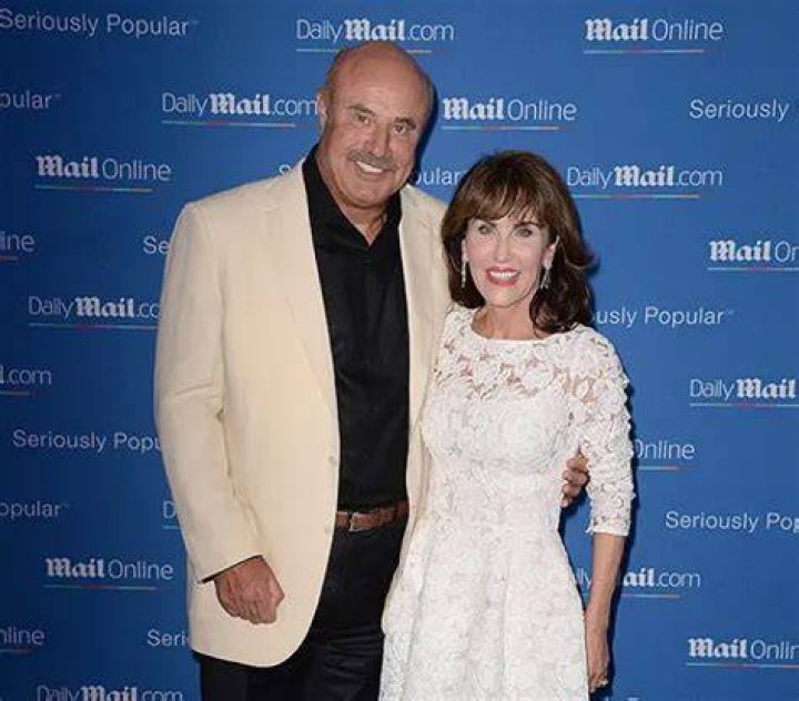 Robin McGraw net worth