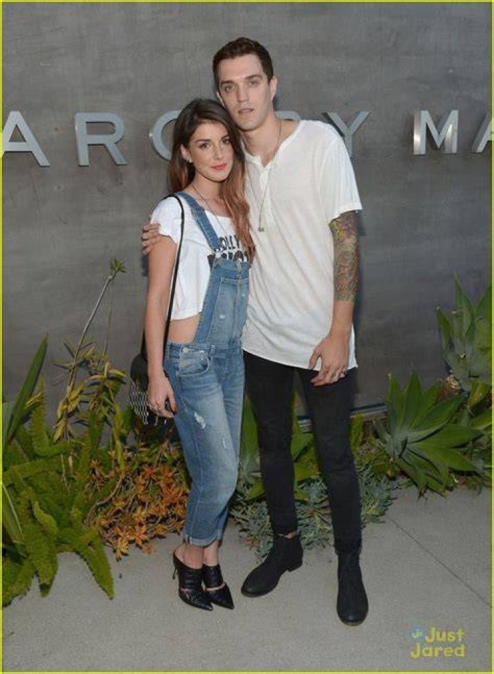 Shenae GrimesBeech and her husband Josh CoupleGoals CelebCouples 