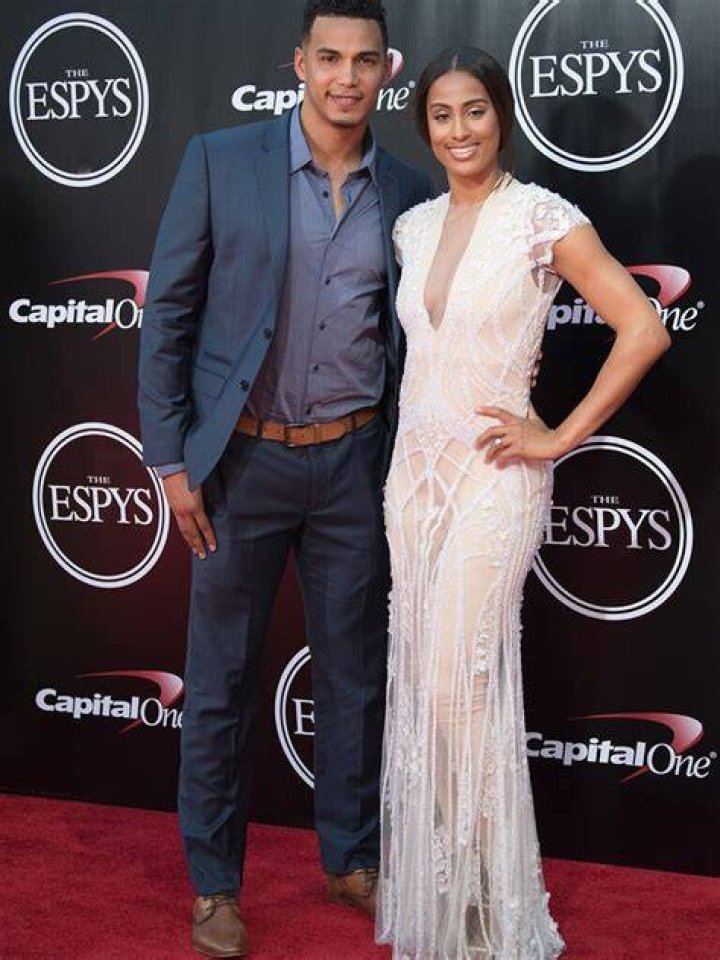 Skylar DigginsSmith husband, Daniel Smith?