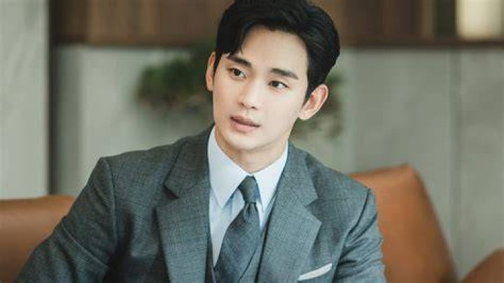 The Inside Scoop On Kim Soo Hyun's Exclusive Agency Representation