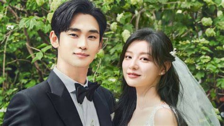 The Love Life Of Kim Soo Hyun: Who Is He Dating?