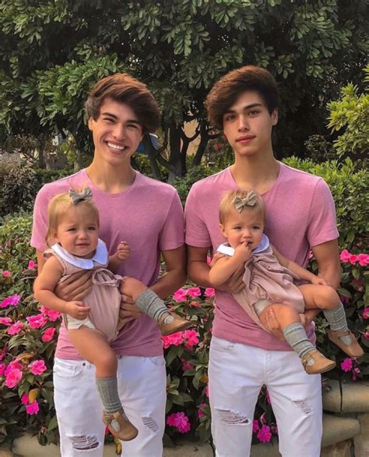 The Stokes Twins 😍 imalanstokes imalexstokes Casi dos gotas de