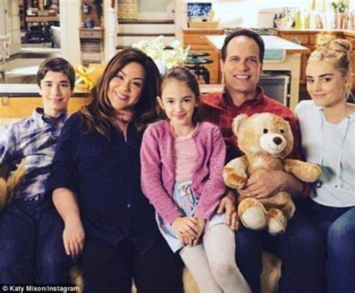The Ultimate Guide To Katy Mixon's Family