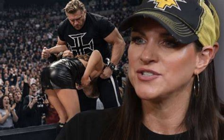 The Untold Truth Behind Stephanie McMahon's Wardrobe Malfunction
