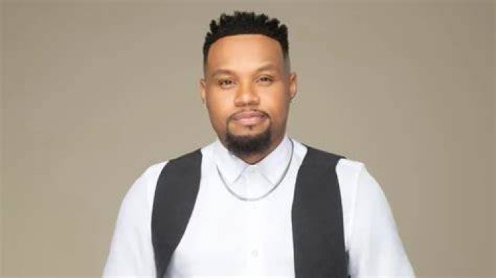 Todd Dulaney Bio, Wiki, Age, Height, Family, Wife, Career, Songs, and Net Worth.
