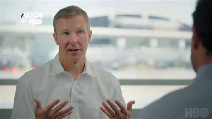 United CEO enrages Musk, Larry Elder and social media for viral diverse