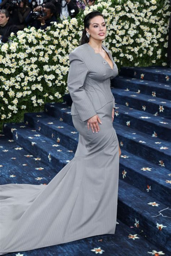 Unveiling Ashley Graham's Height: Discoveries And Insights