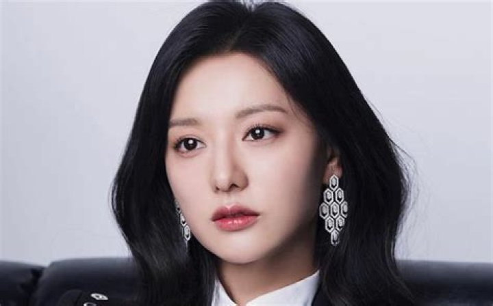 Unveiling The Truth: Kim Ji Won's Relationship Status