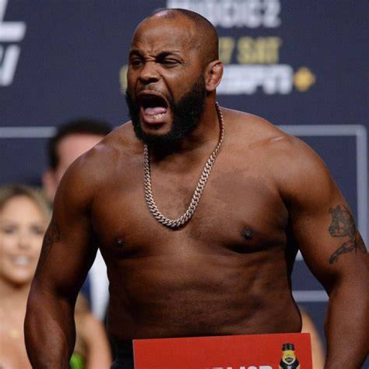 Who is Daniel Cormier's wife? Know all about Salina Deleon 247 News
