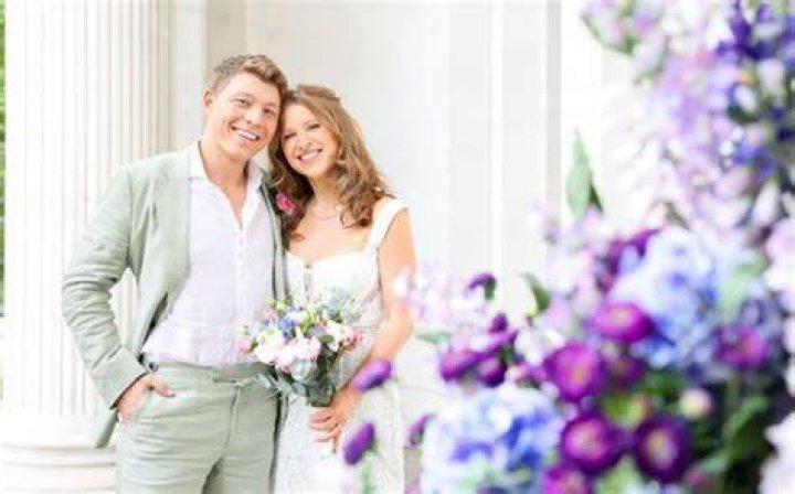 Who Is Emily Carver Romantically Linked To?