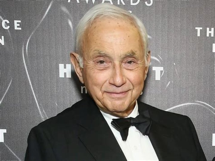 Who Is Les Wexner Decline and Fall of Victoria's Secret Titan Bloomberg