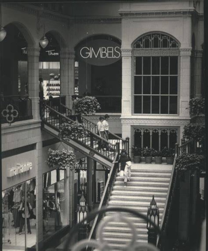 Why Did Gimbels Department Store Close Down?