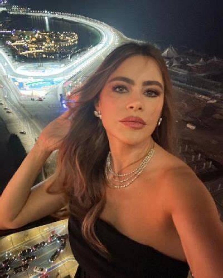 Youthful Radiance: Sofia Vergara's Timeless Beauty